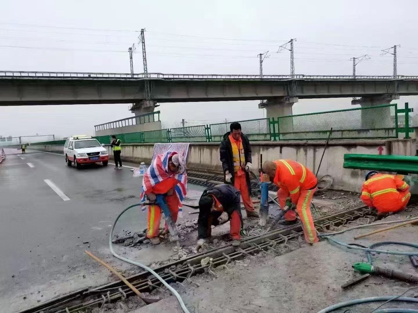 潘集桥梁伸缩缝抢修料